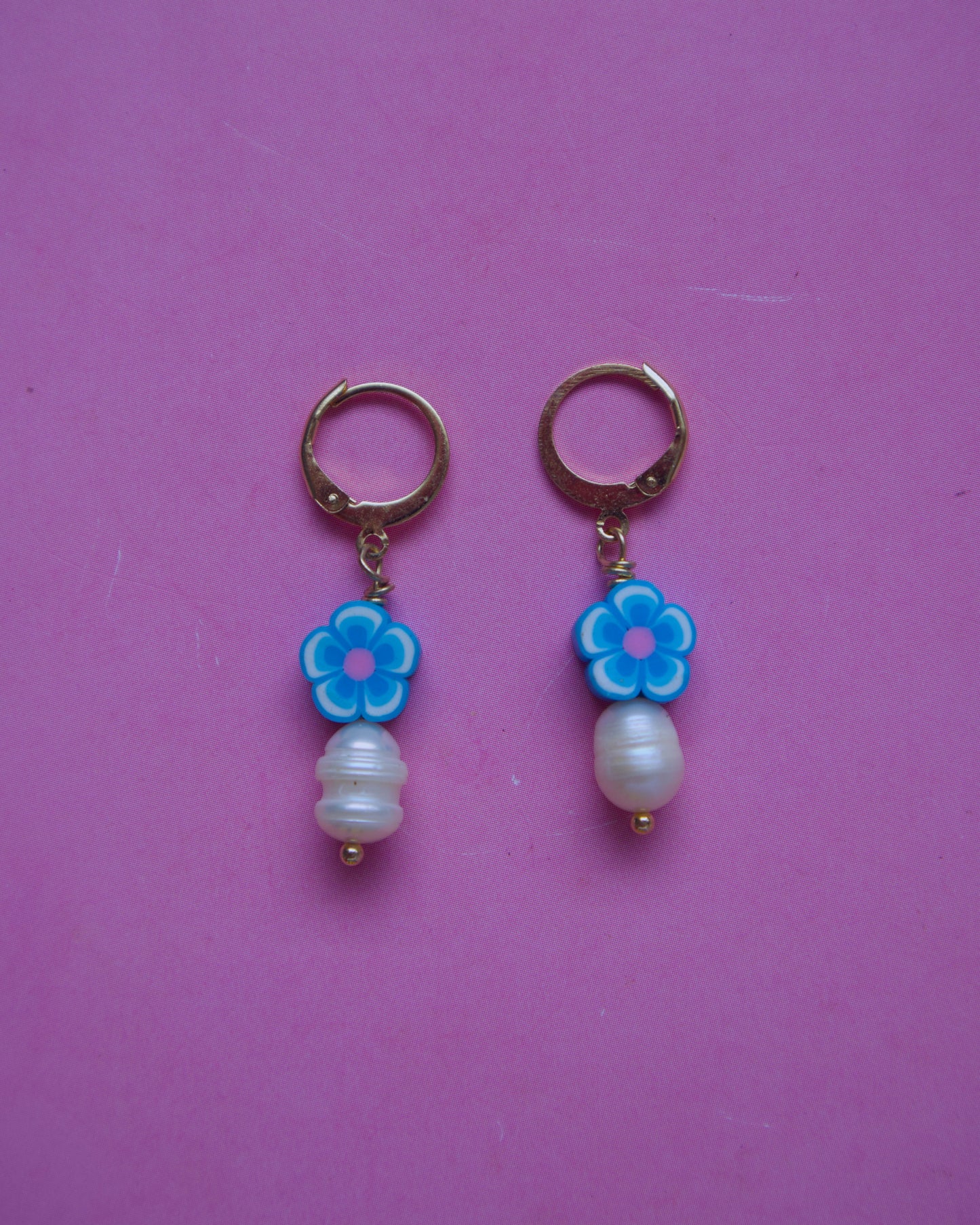 Flower pearl earrings