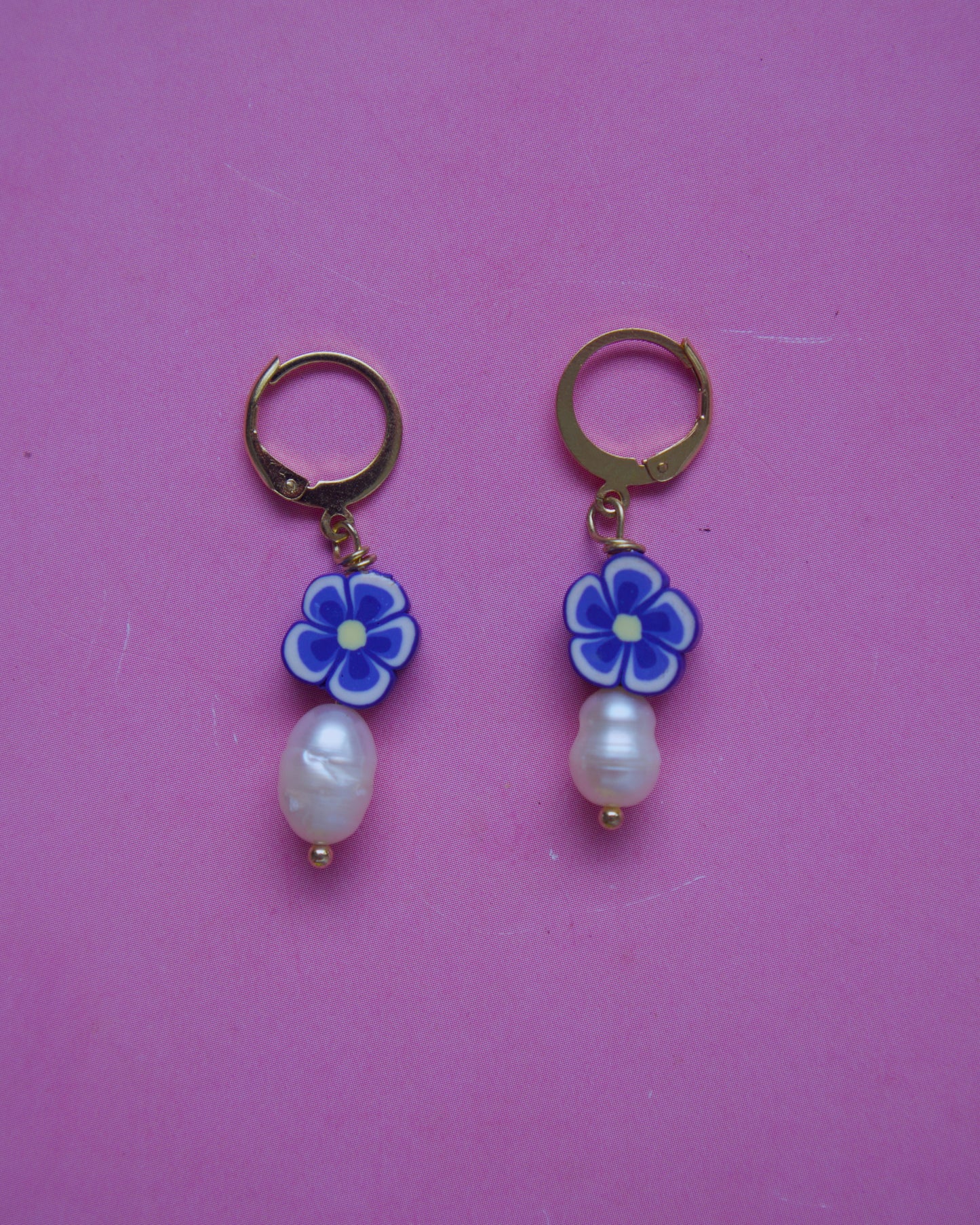 Flower pearl earrings