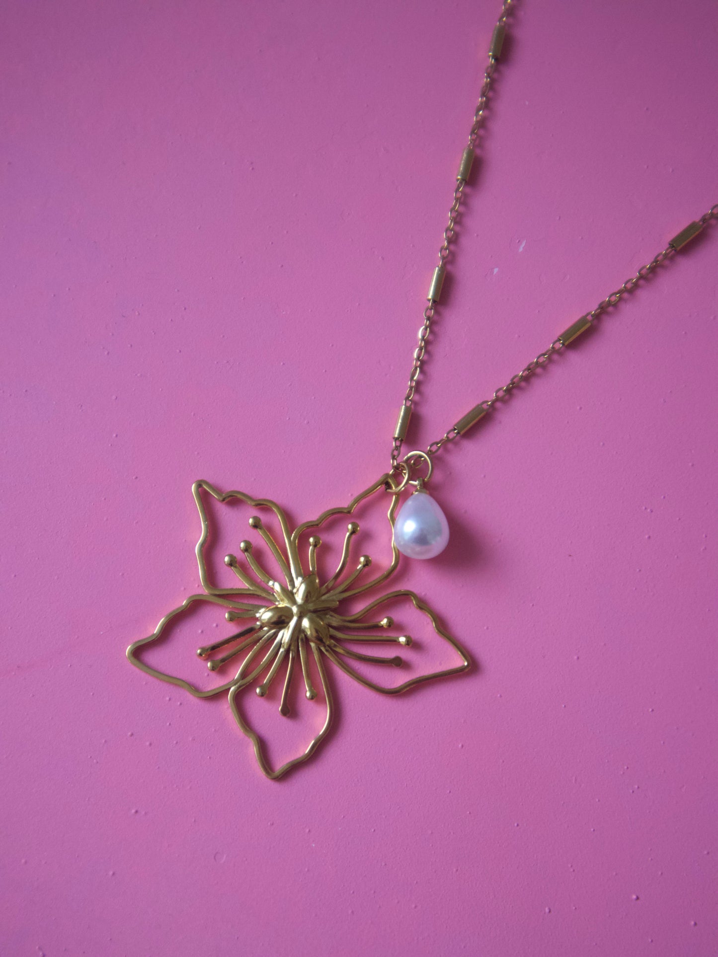 Lily Necklace
