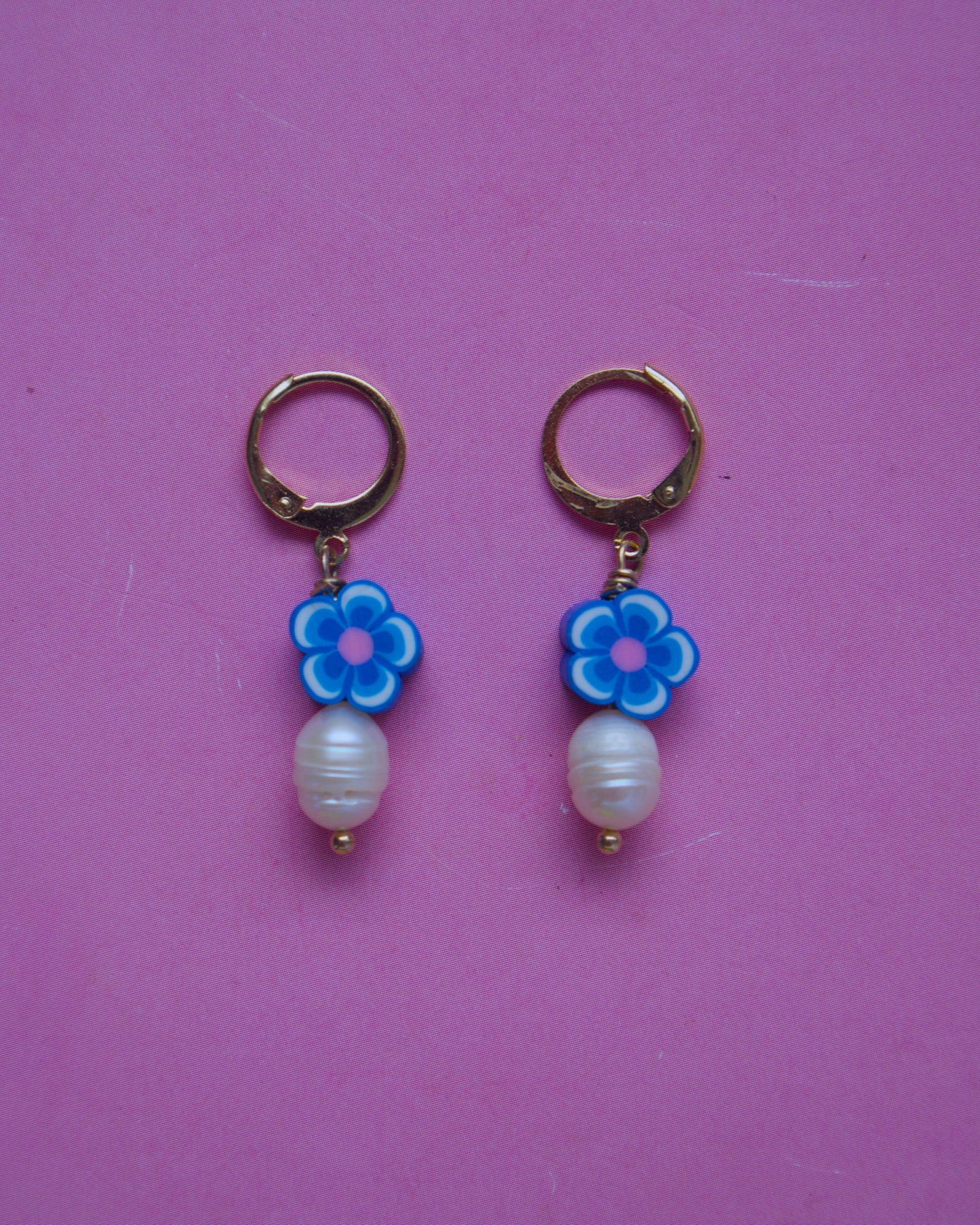 Flower pearl earrings