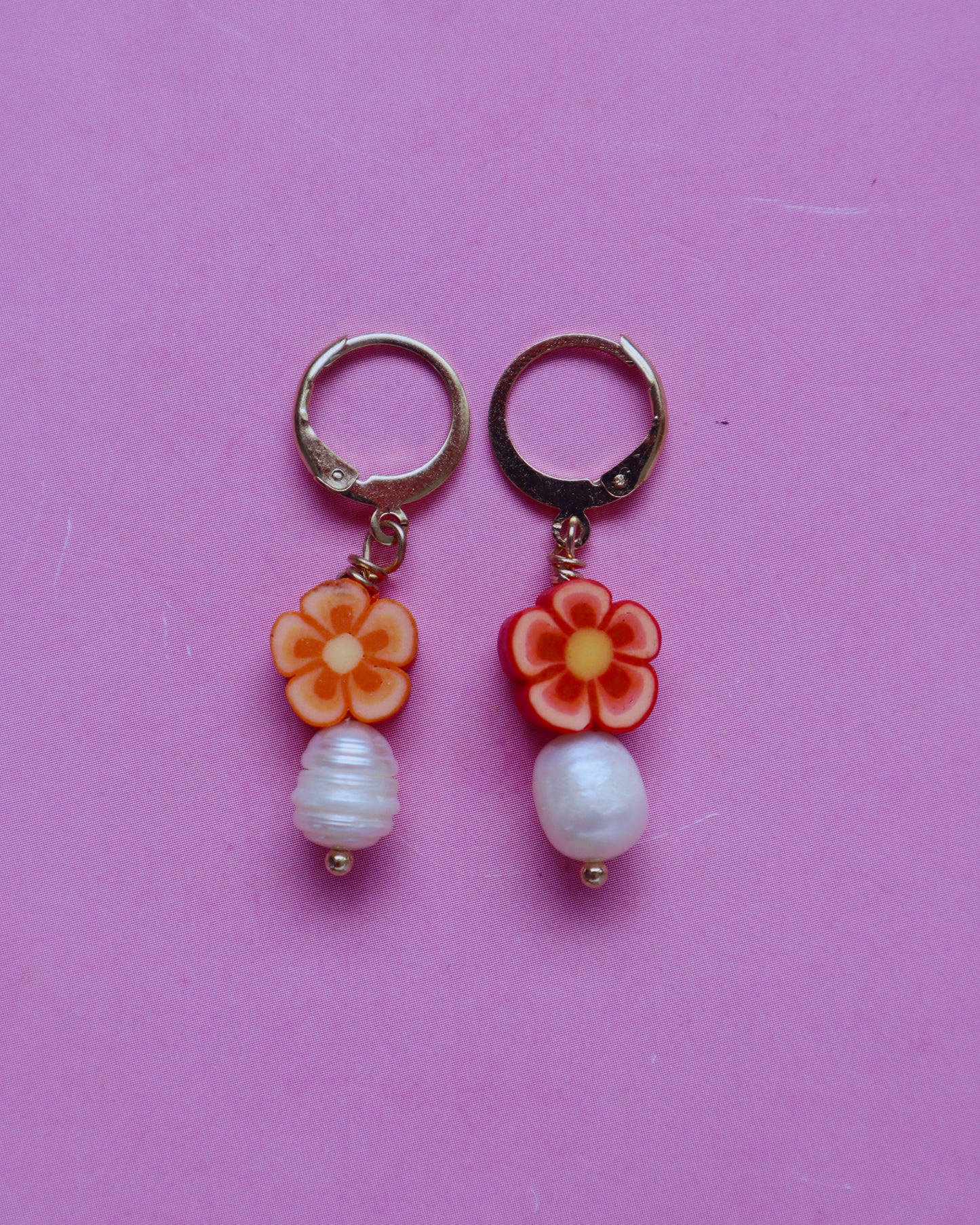 Flower pearl earrings