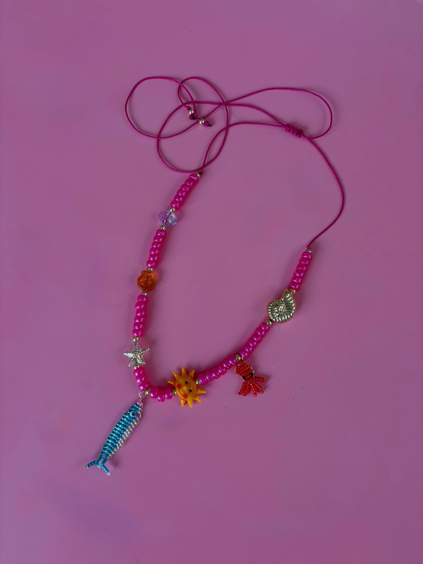 El pescao Necklace