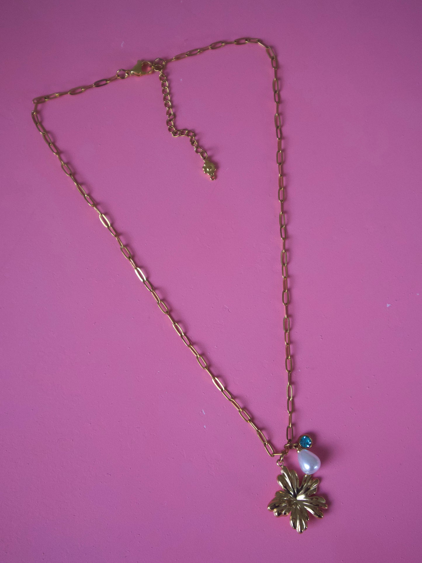 Ama Necklace