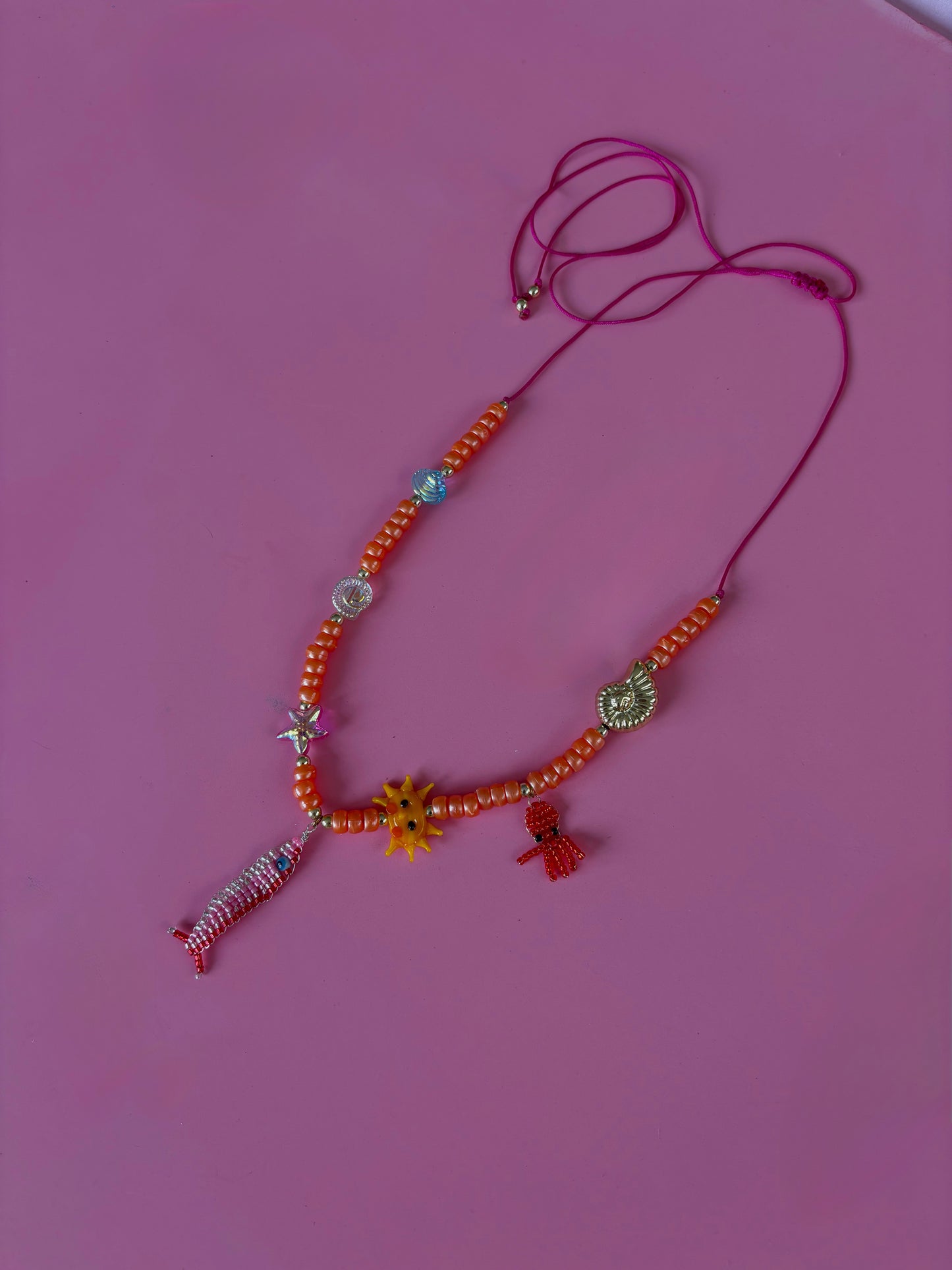 El pescao Necklace