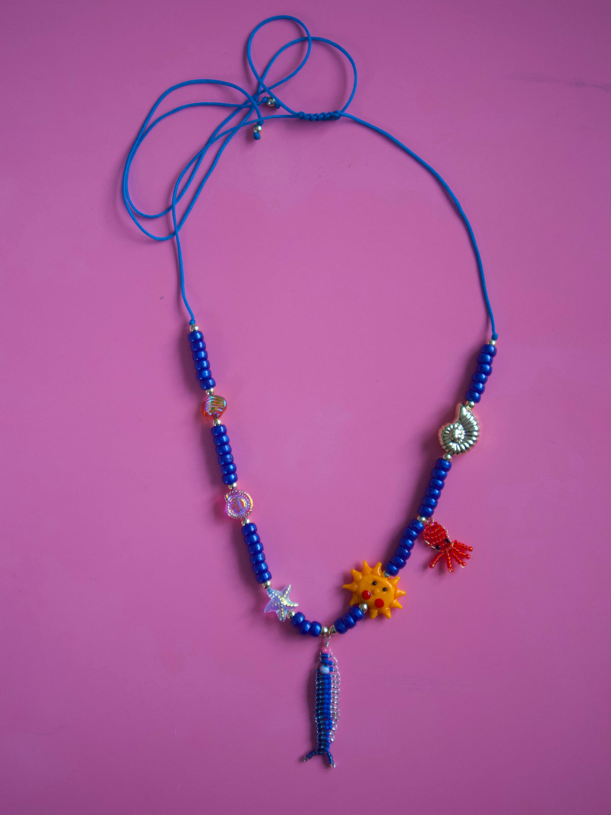 El pescao Necklace