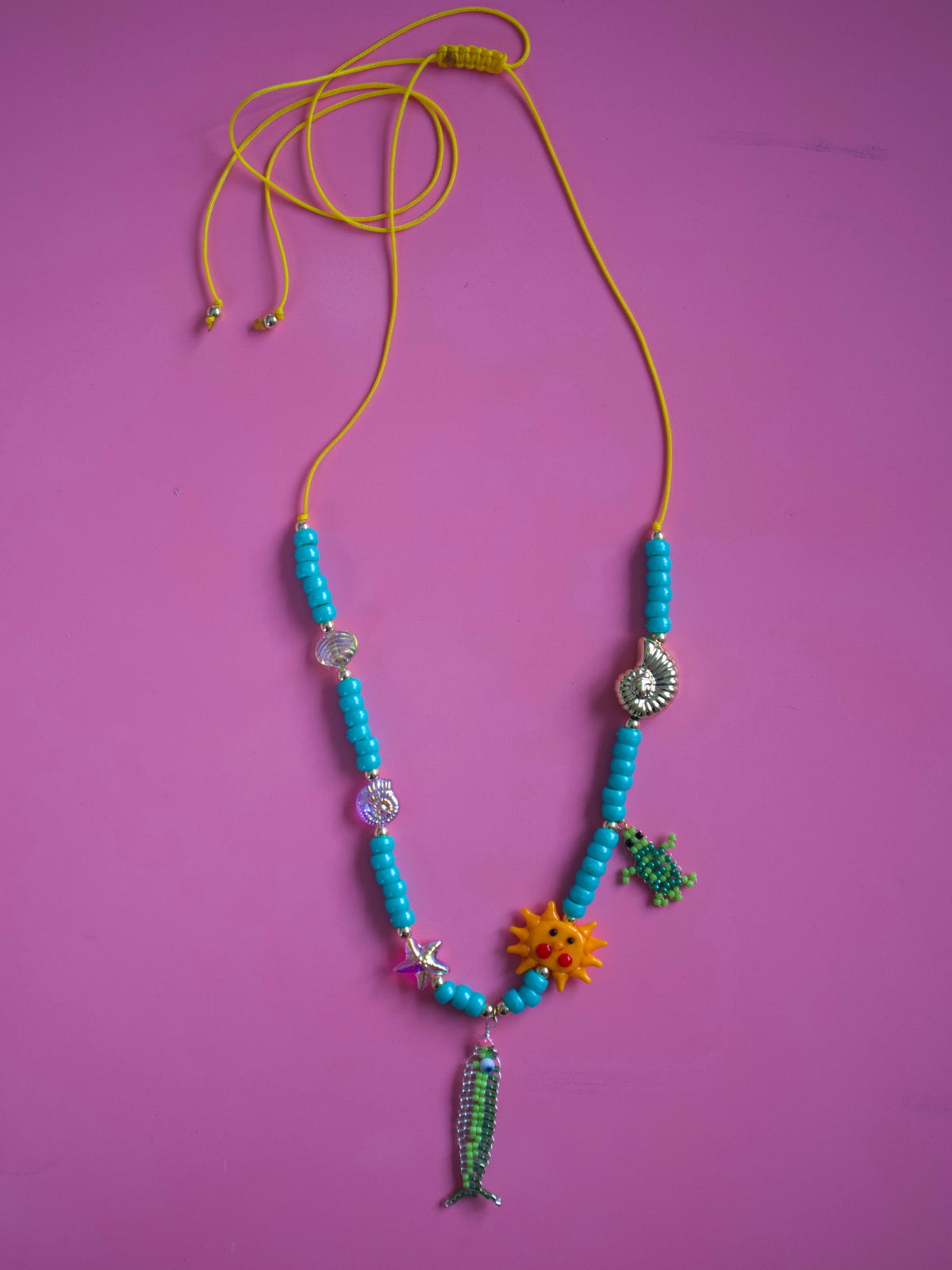 El pescao Necklace