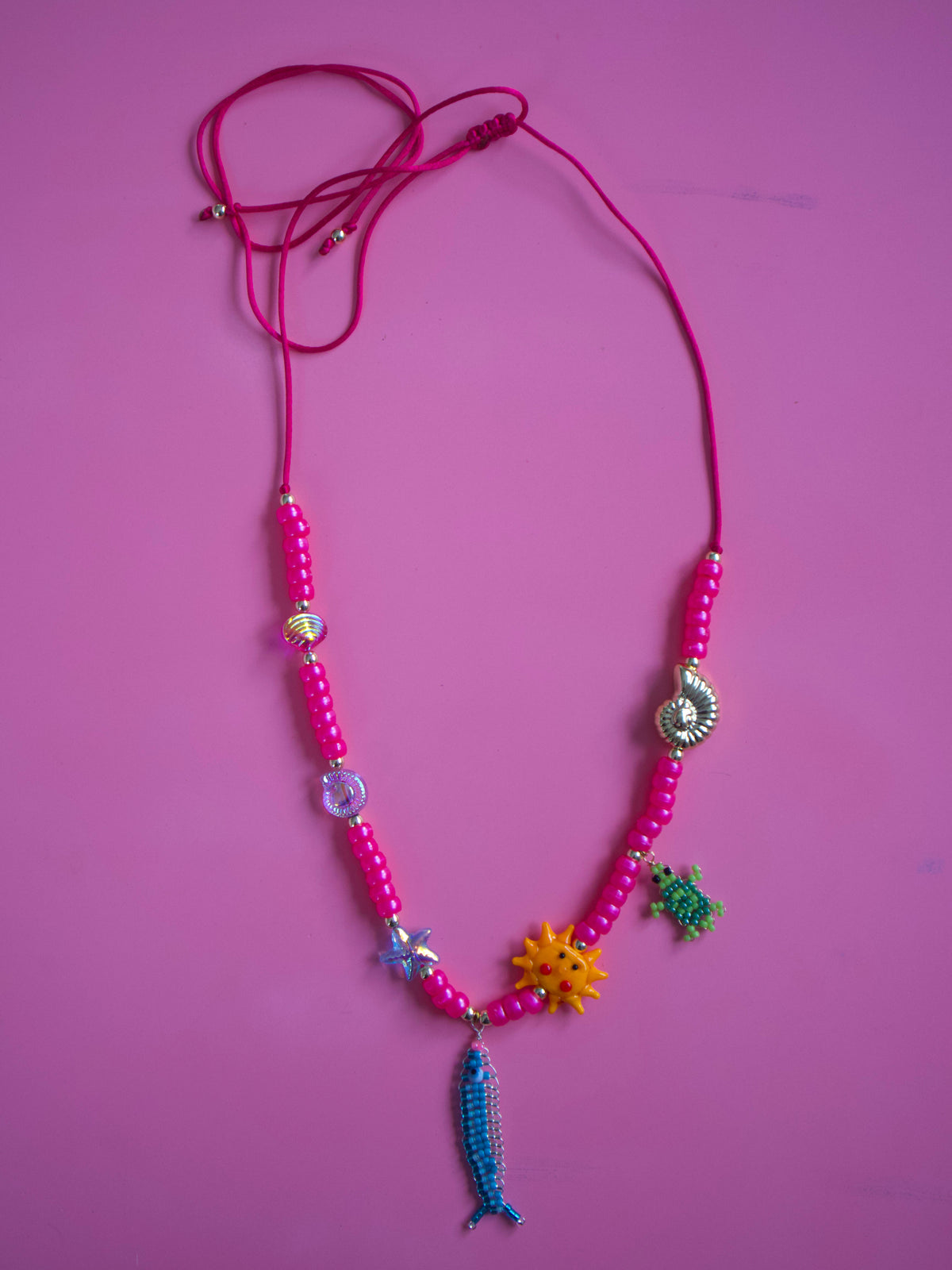El pescao Necklace