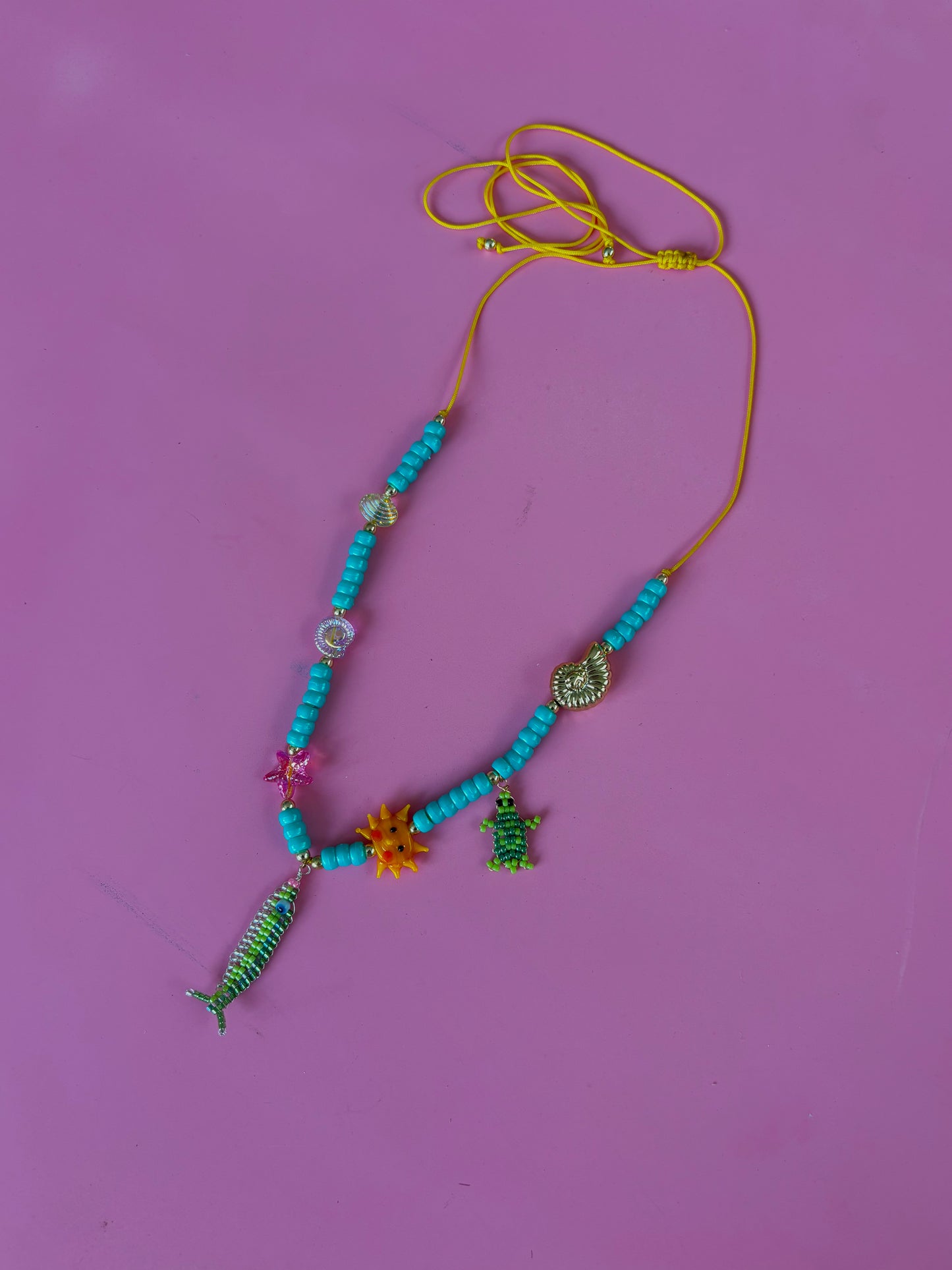 El pescao Necklace