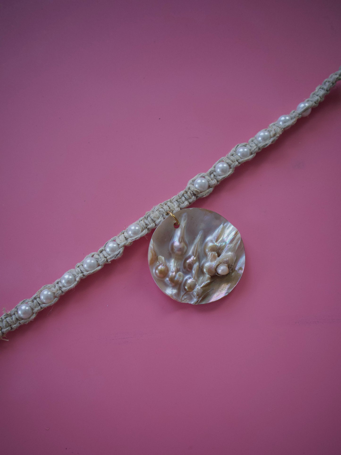 Madre Perla Macramé Choker