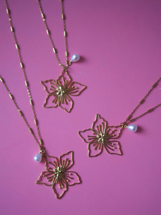 Lily Necklace